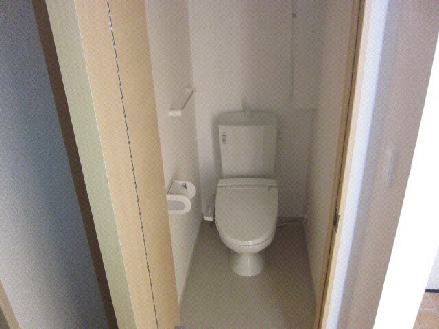 物件内観写真10　(温水洗浄便座)