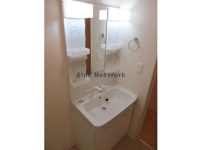 物件内観写真9　(独立洗面台)