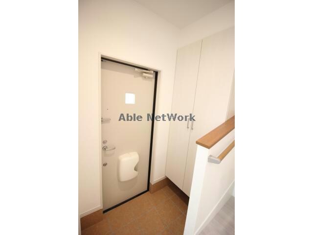 メゾネット＠中田駅の玄関回り