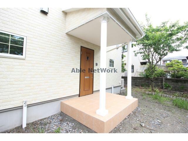 メゾネット＠中田駅の玄関回り