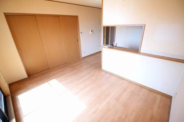 同物件の別の部屋の写真です