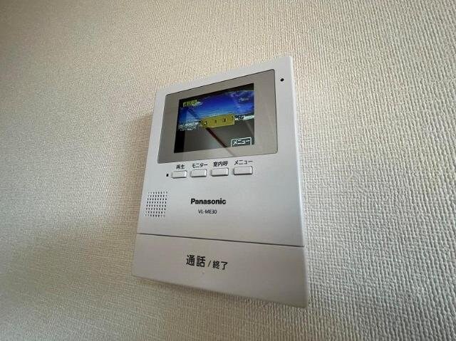 物件内観写真16　(カメラ付インターホン)