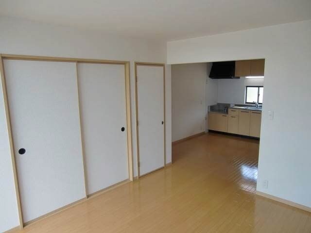 物件内観写真2　(リビング)