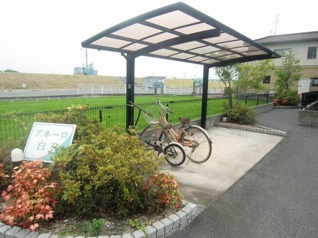 物件内観写真13　(駐輪場)