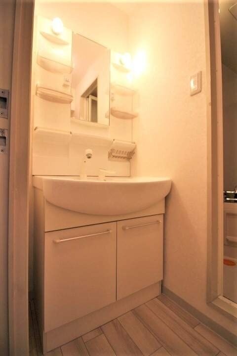 物件内観写真11　(独立洗面台)