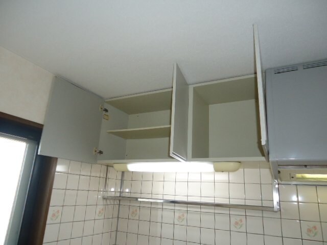 物件内観写真21　(キッチン上収納)