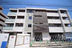 シャーメゾンプレミア上中野外観写真