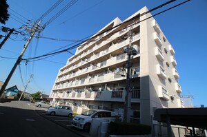 エメラルドマンション福成外観写真