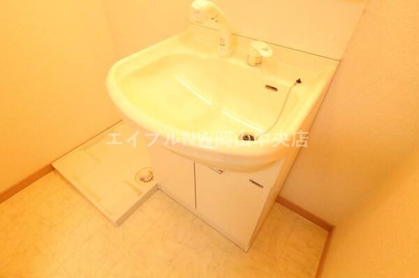 洗面所(別のお部屋の写真です。実際とは異なります。)