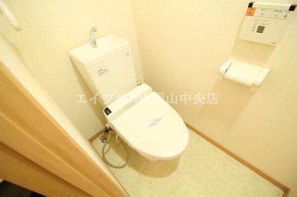 トイレ(別のお部屋の写真です。実際とは異なります。)
