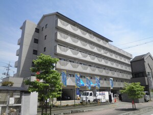 ネオパレス亀岡（並河）外観写真
