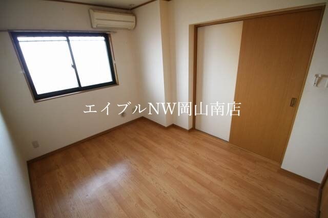 物件内観写真29　(同物件の別の部屋の写真です)