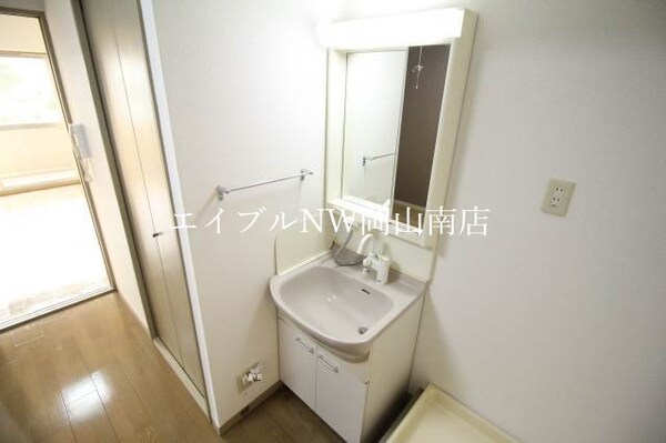 洗面所(独立洗面台付き)