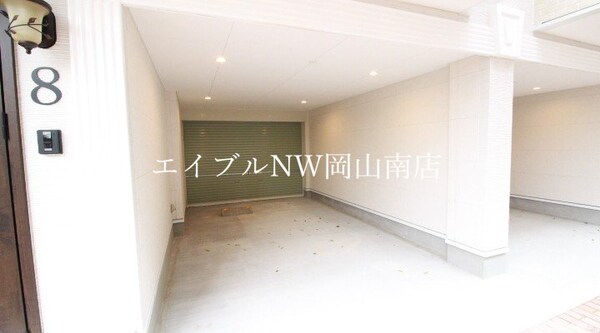 駐車場(屋根付き駐車場)