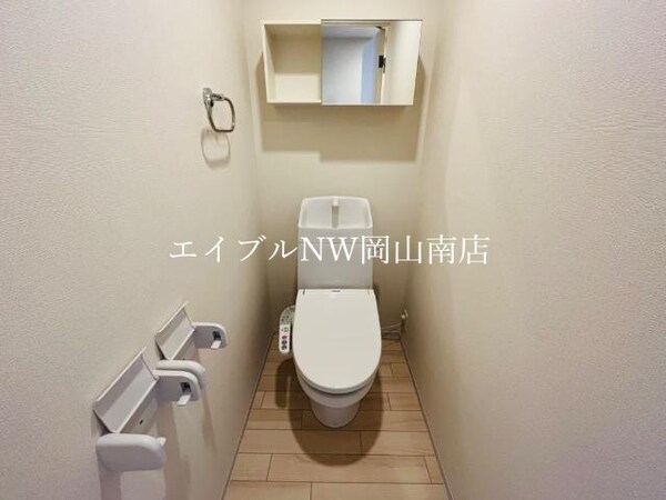 トイレ(シャワー付トイレ)