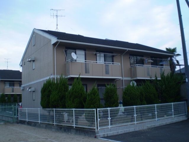 ドミール山田A棟の物件外観写真