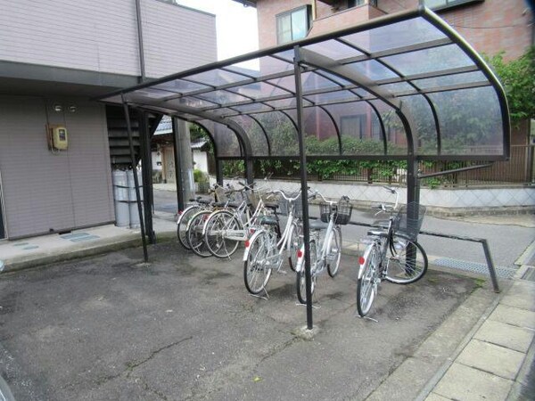 駐輪場(駐輪場)