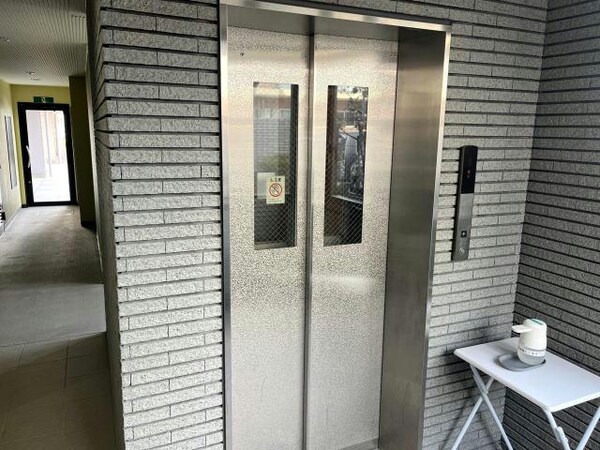 建物設備(エレベーター)