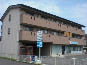 太陽ハイツ冨波外観写真