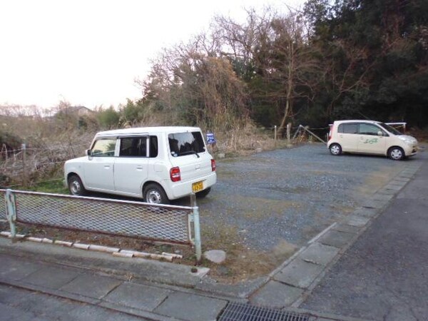 駐車場(近隣駐車場3000円)