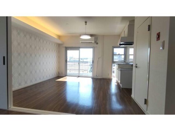 リビングダイニング