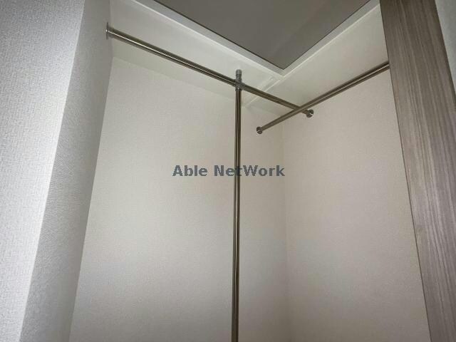 物件内観写真24　(キッチン側洋室　収納)