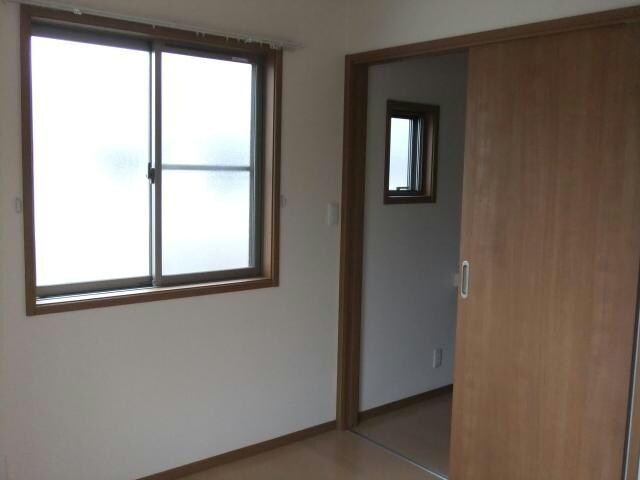 物件内観写真14　(2階北ウォーキングクローゼット)