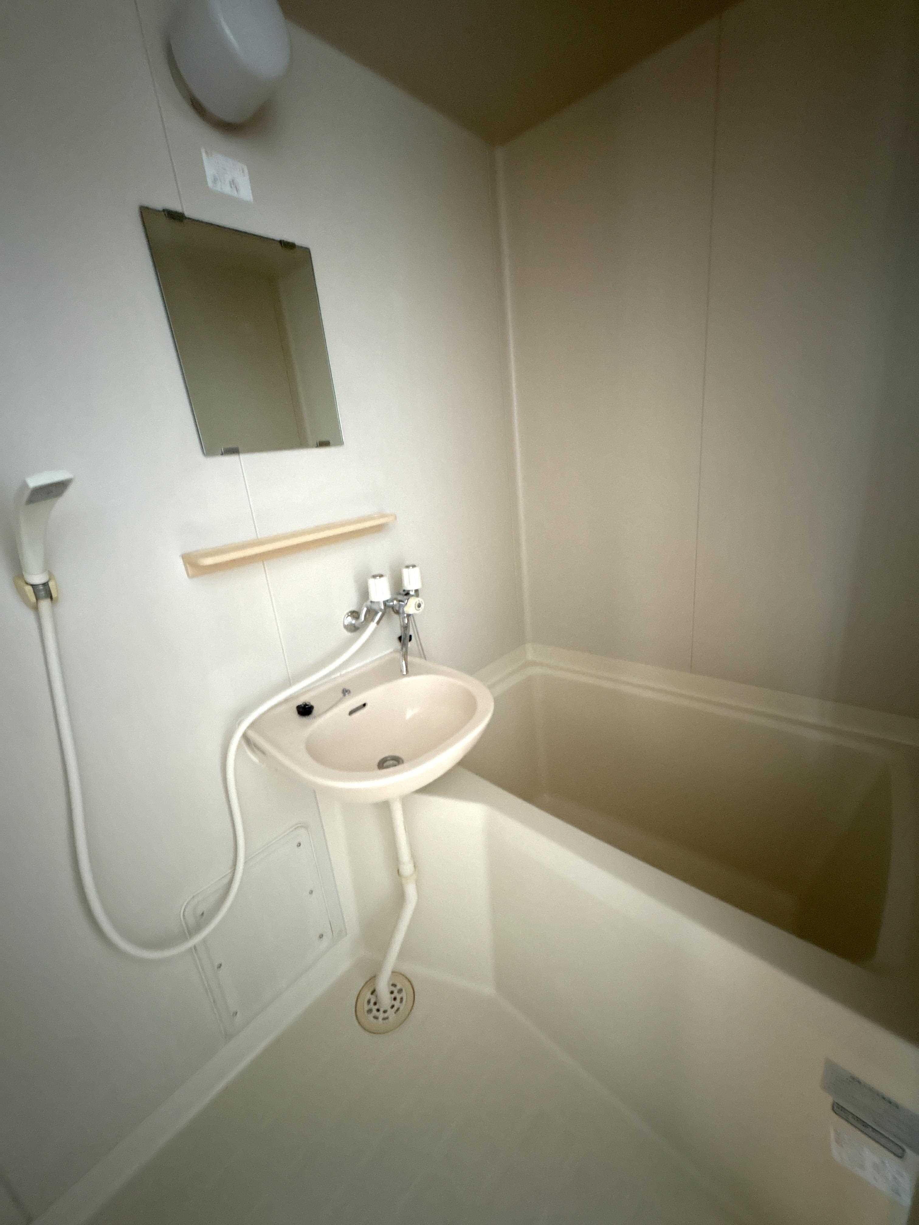 物件内観写真7　(浴室・洗面)