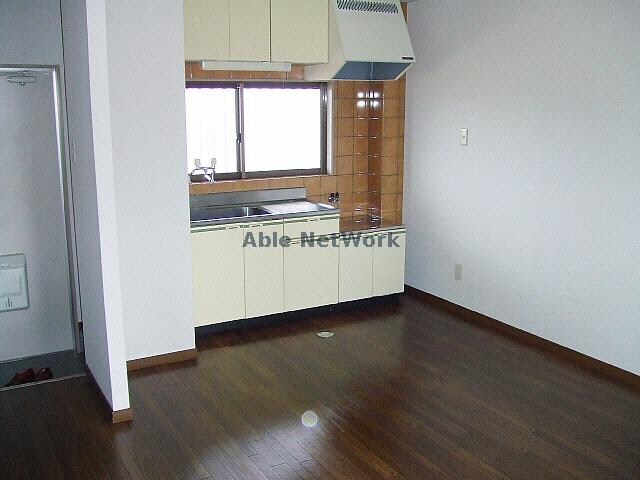 物件内観写真4　(リビング)