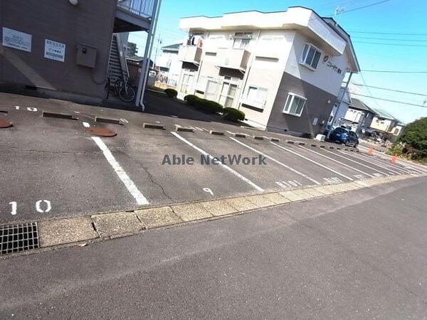 駐車場(駐車場)