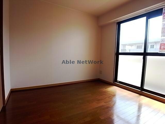 物件内観写真8　(洋室（別部屋参照）)