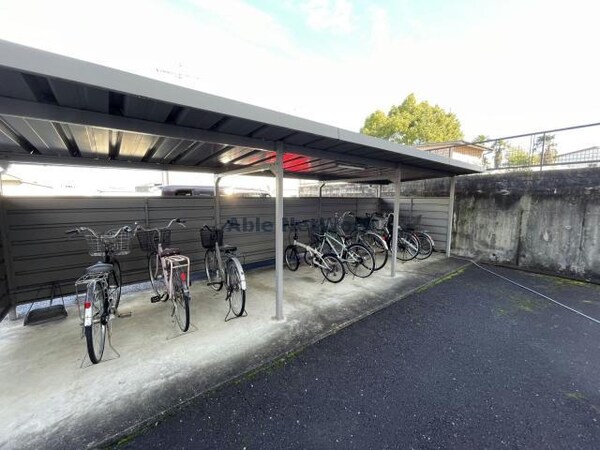 駐輪場(駐輪場)
