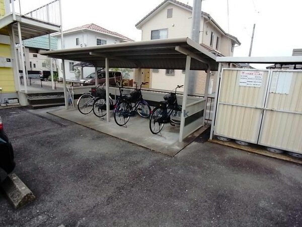 駐輪場(駐輪場)
