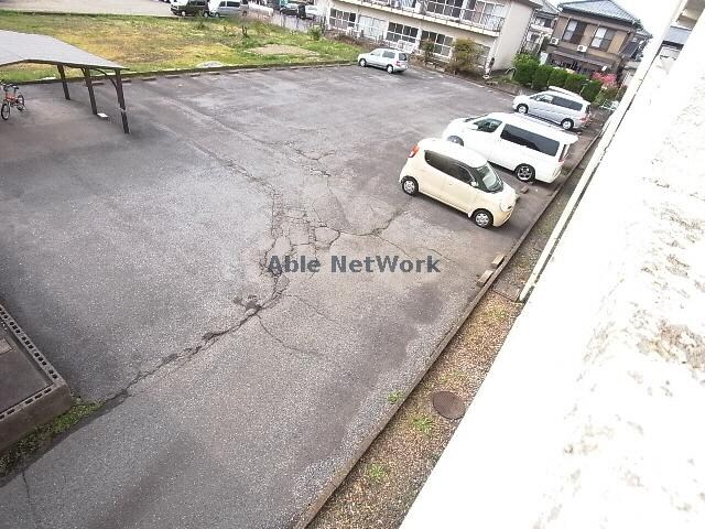 物件外観写真6　(駐車場)