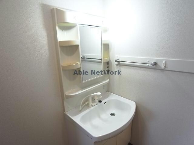 物件内観写真10　(独立洗面台)