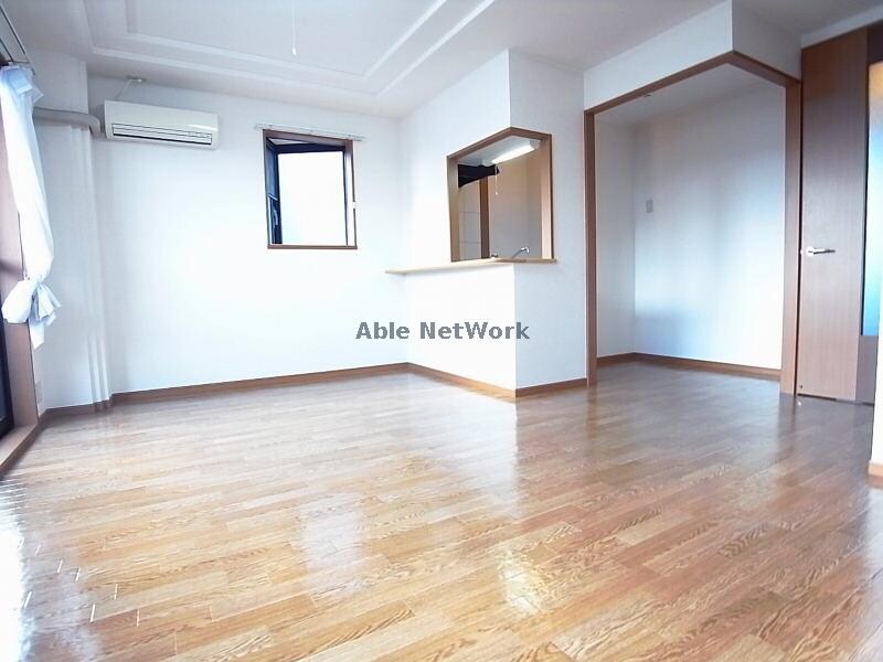 物件内観写真6　(リビング)