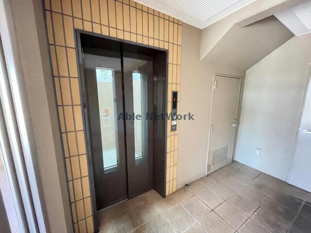 物件外観写真4　(エレベーター)