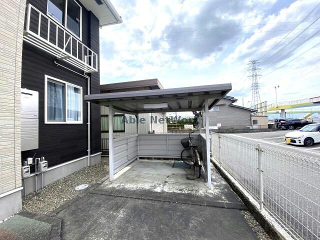 物件外観写真3　(駐輪場)