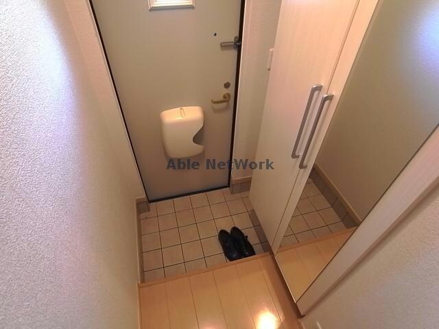 物件内観写真13　(玄関)