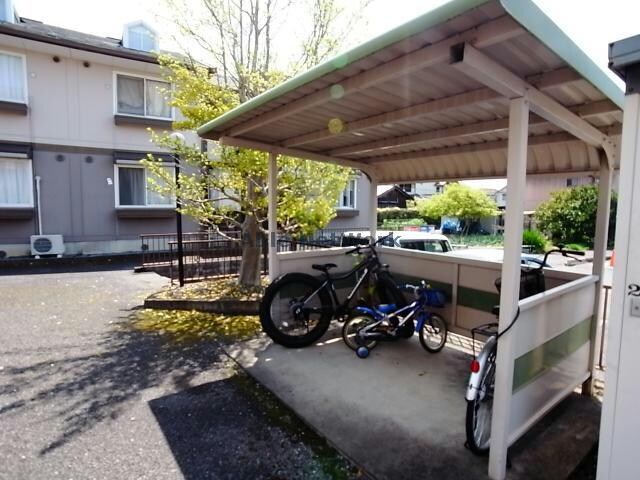 物件外観写真3　(駐輪場)