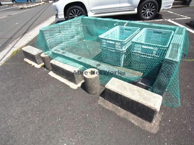 物件外観写真5　(ゴミ置き場)