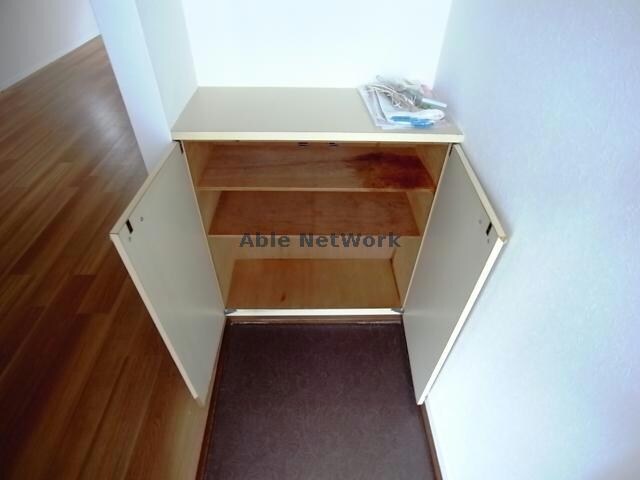 物件内観写真15　(下駄箱)