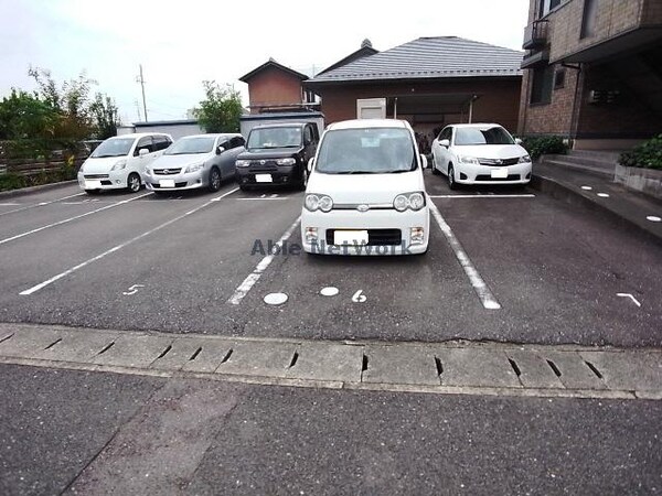 駐車場(駐車場)