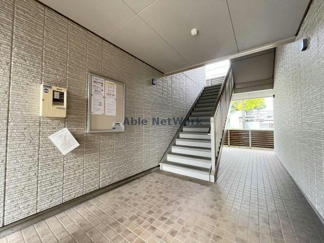 物件外観写真4　(エントランス)