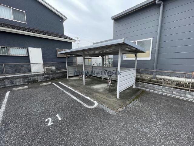 物件外観写真6　(駐輪場)