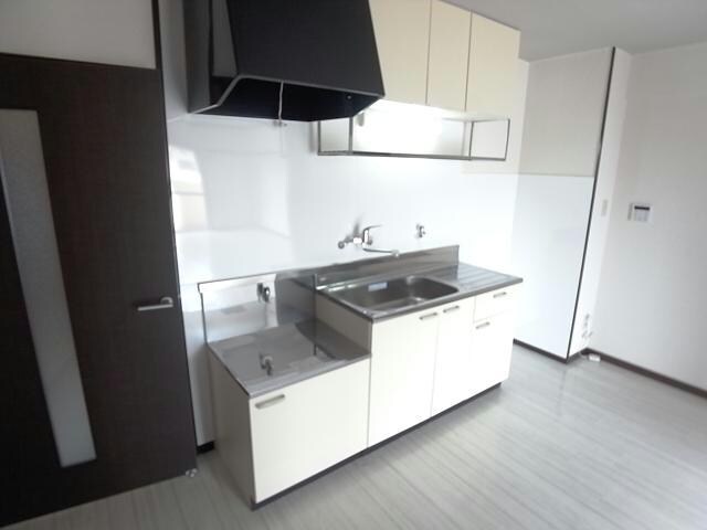 物件内観写真10　(キッチン（別部屋参照）)