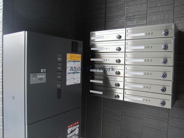 物件外観写真4　(宅配ボックス)