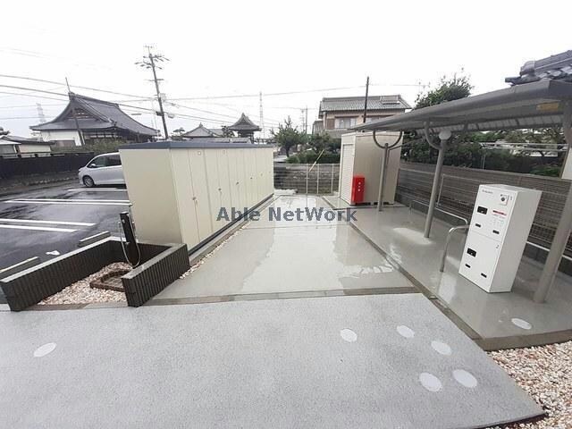 物件外観写真2　(駐輪場)