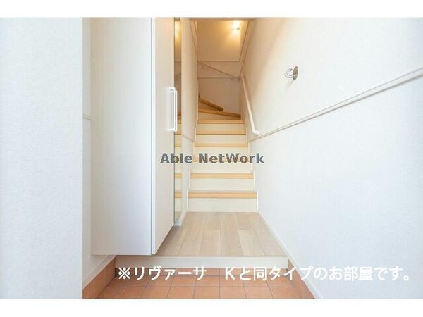 玄関回り(※管理会社画像参照)