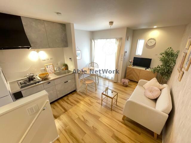 物件内観写真1　(※同型モデルルーム参照)